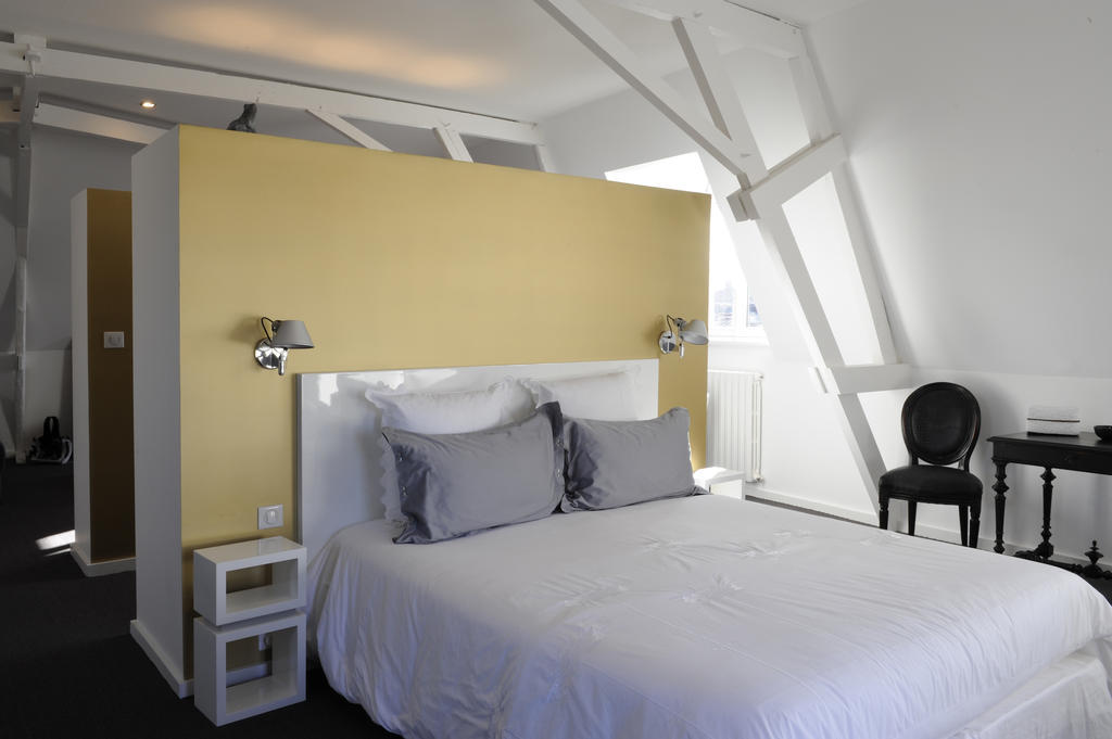 コニャック シャンブレ ドート レ ティユル Bed & Breakfast 部屋 写真